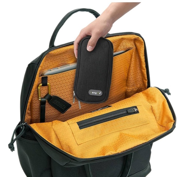 Cooler Travel Case with Ice Packs in Black - Picture 3 of 9